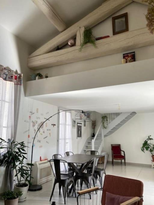 Apartamento Loft Au Coeur De Nimes Exterior foto