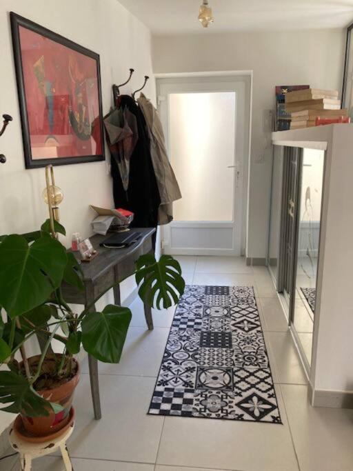 Apartamento Loft Au Coeur De Nimes Exterior foto