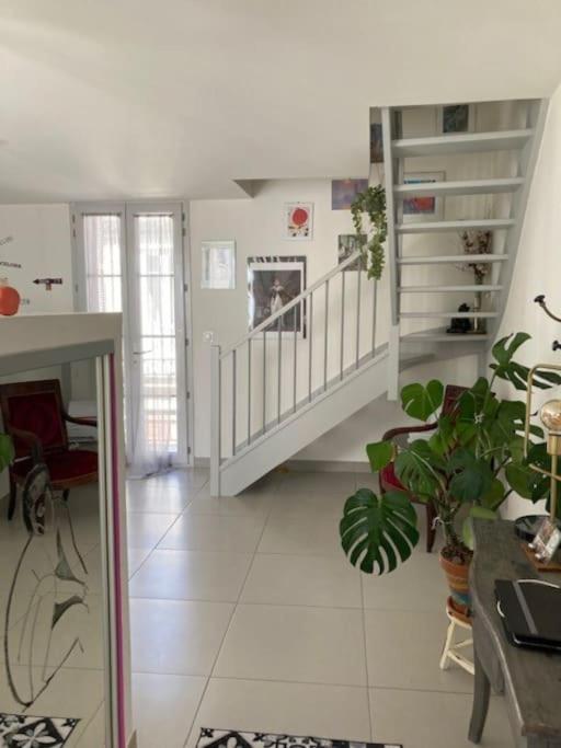 Apartamento Loft Au Coeur De Nimes Exterior foto